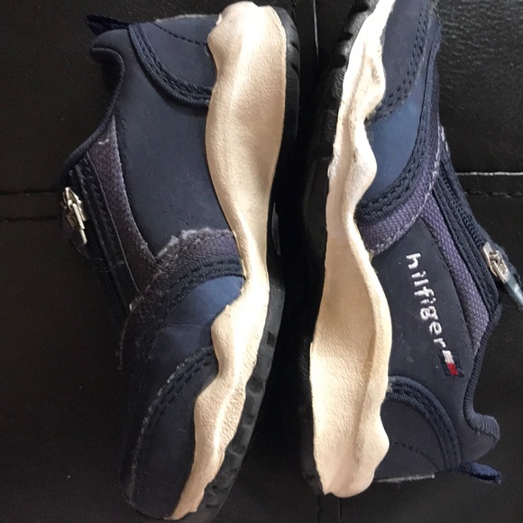 EUC TOMMY HILFIGER NAVY Toddler? Zipper TENNIES - Picture 3 of 6